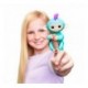 WowWee Fingerlings Zoe - Monito interactivo color turquesa